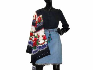 https://www.tradicionpopular.com/wp content/uploads/2023/04/alt sancha tradicion popular modafolk chaquetas de 100 colores folkstyle 6 1 300x225.jpg