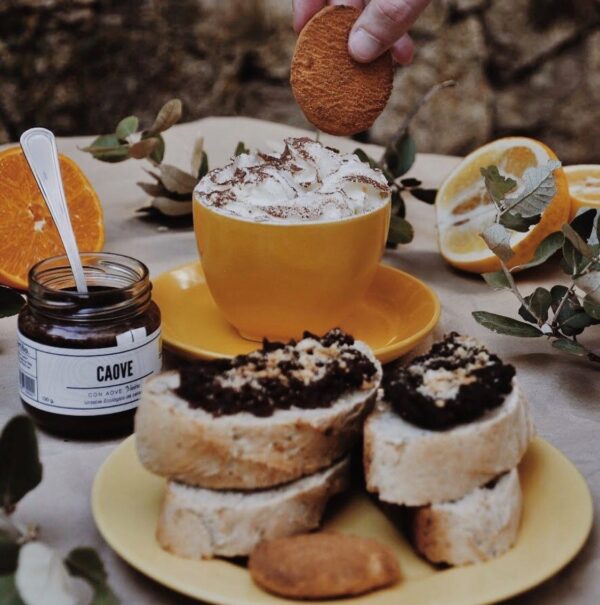 https://www.tradicionpopular.com/wp content/uploads/2023/04/sancha tradicion popular badajoz productos gourmet caove chocolate sin aceite de palma edulcorado con miel 2 1 600x605.jpg